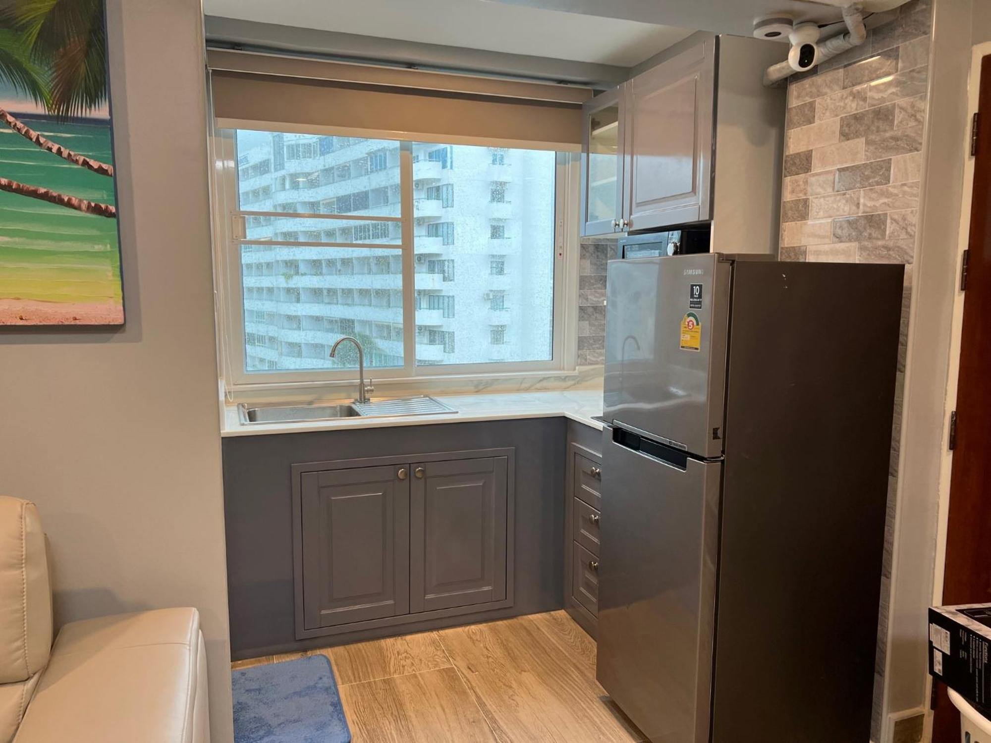 Private Modern Apartments By Patong Vacation Rentals Located In The Heart Of Patong, Walking Distance To The Beach, Kitchen, Private Bathroom, Seating Area, 65" Smart Tv With Free Wifi Dış mekan fotoğraf
