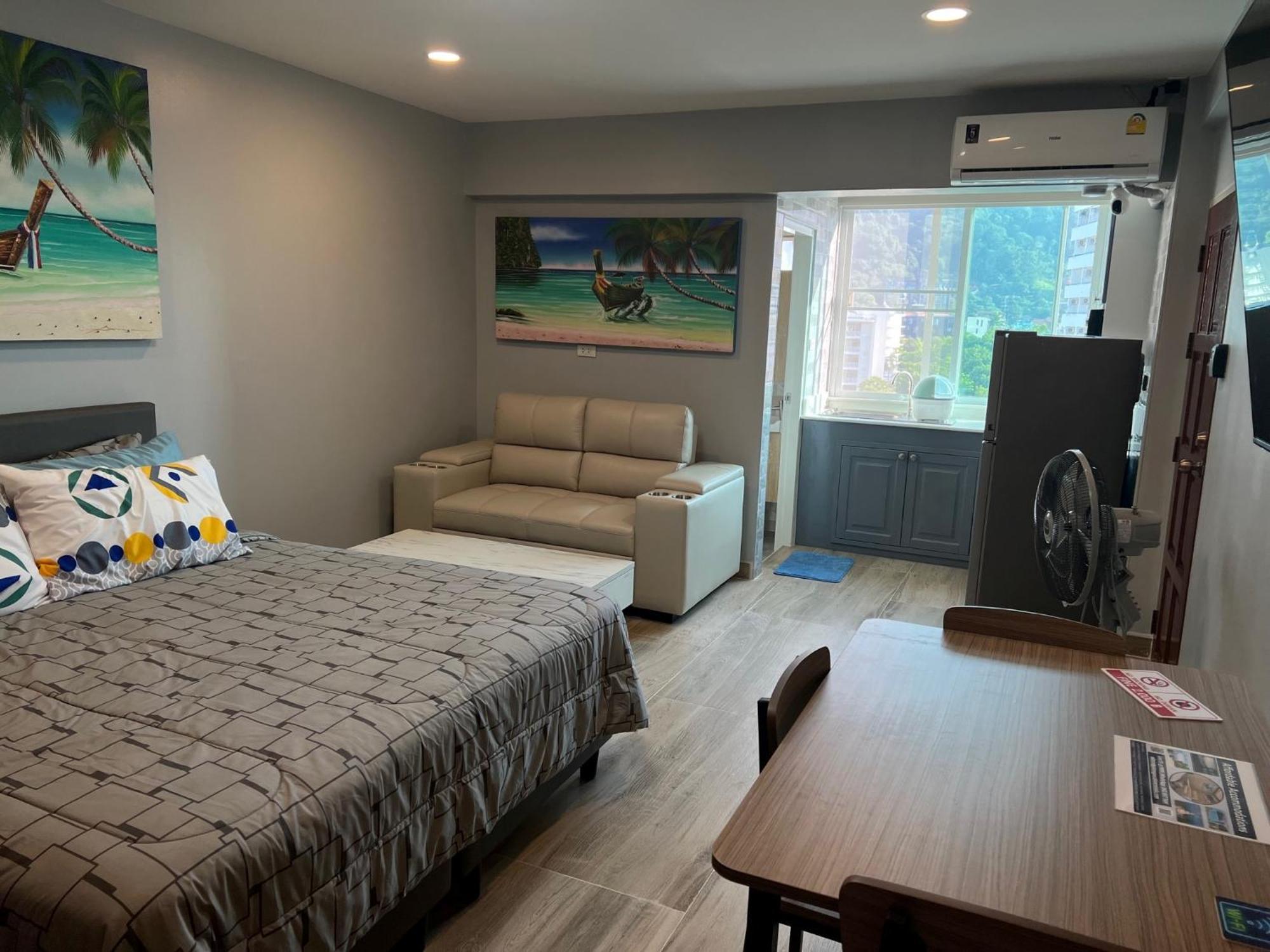 Private Modern Apartments By Patong Vacation Rentals Located In The Heart Of Patong, Walking Distance To The Beach, Kitchen, Private Bathroom, Seating Area, 65" Smart Tv With Free Wifi Dış mekan fotoğraf