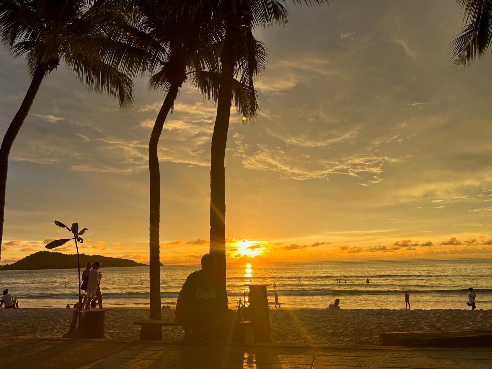 Private Modern Apartments By Patong Vacation Rentals Located In The Heart Of Patong, Walking Distance To The Beach, Kitchen, Private Bathroom, Seating Area, 65" Smart Tv With Free Wifi Dış mekan fotoğraf