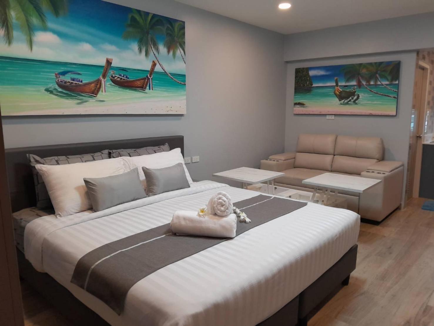 Private Modern Apartments By Patong Vacation Rentals Located In The Heart Of Patong, Walking Distance To The Beach, Kitchen, Private Bathroom, Seating Area, 65" Smart Tv With Free Wifi Dış mekan fotoğraf